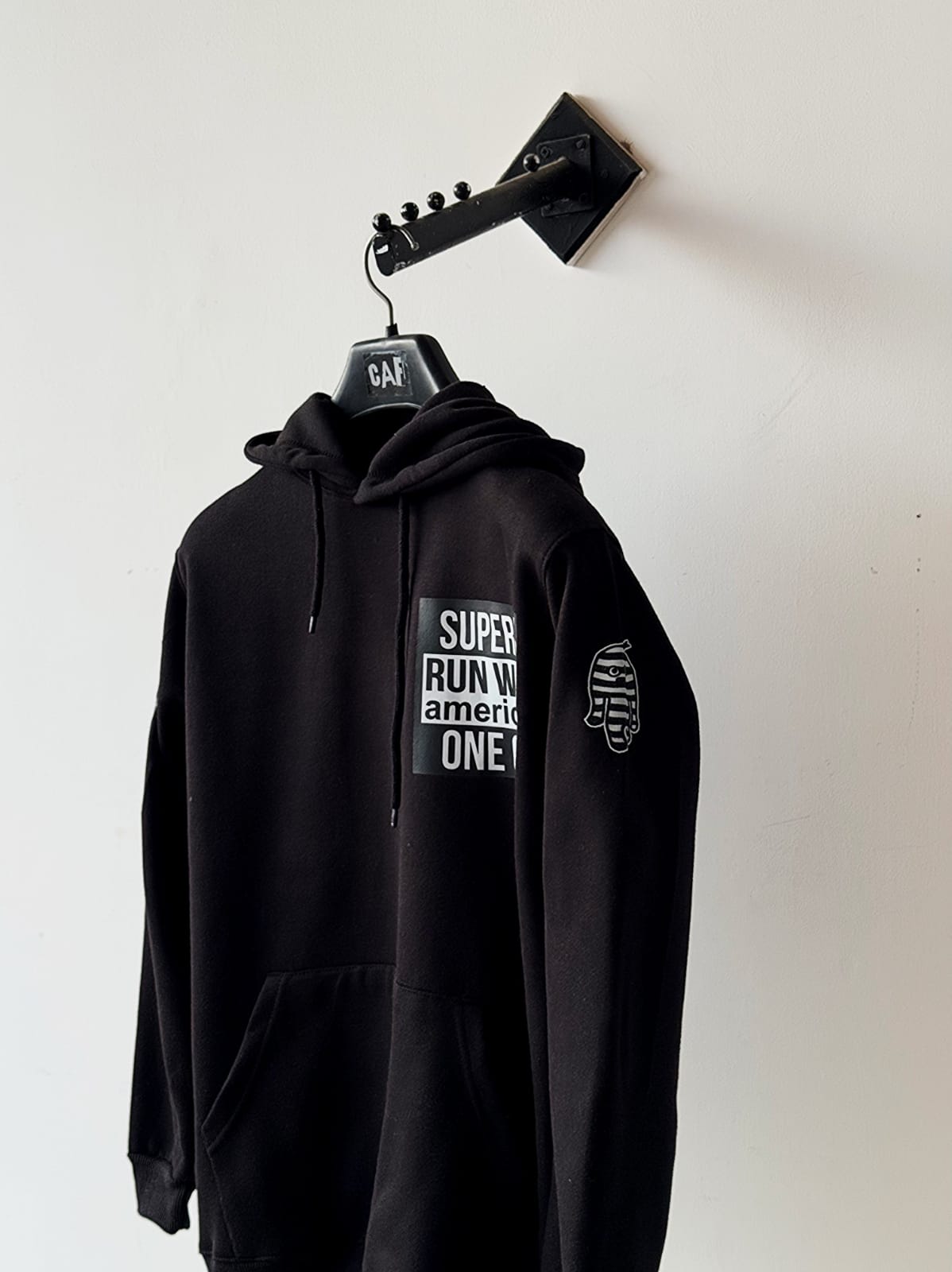 Superb black hoddie