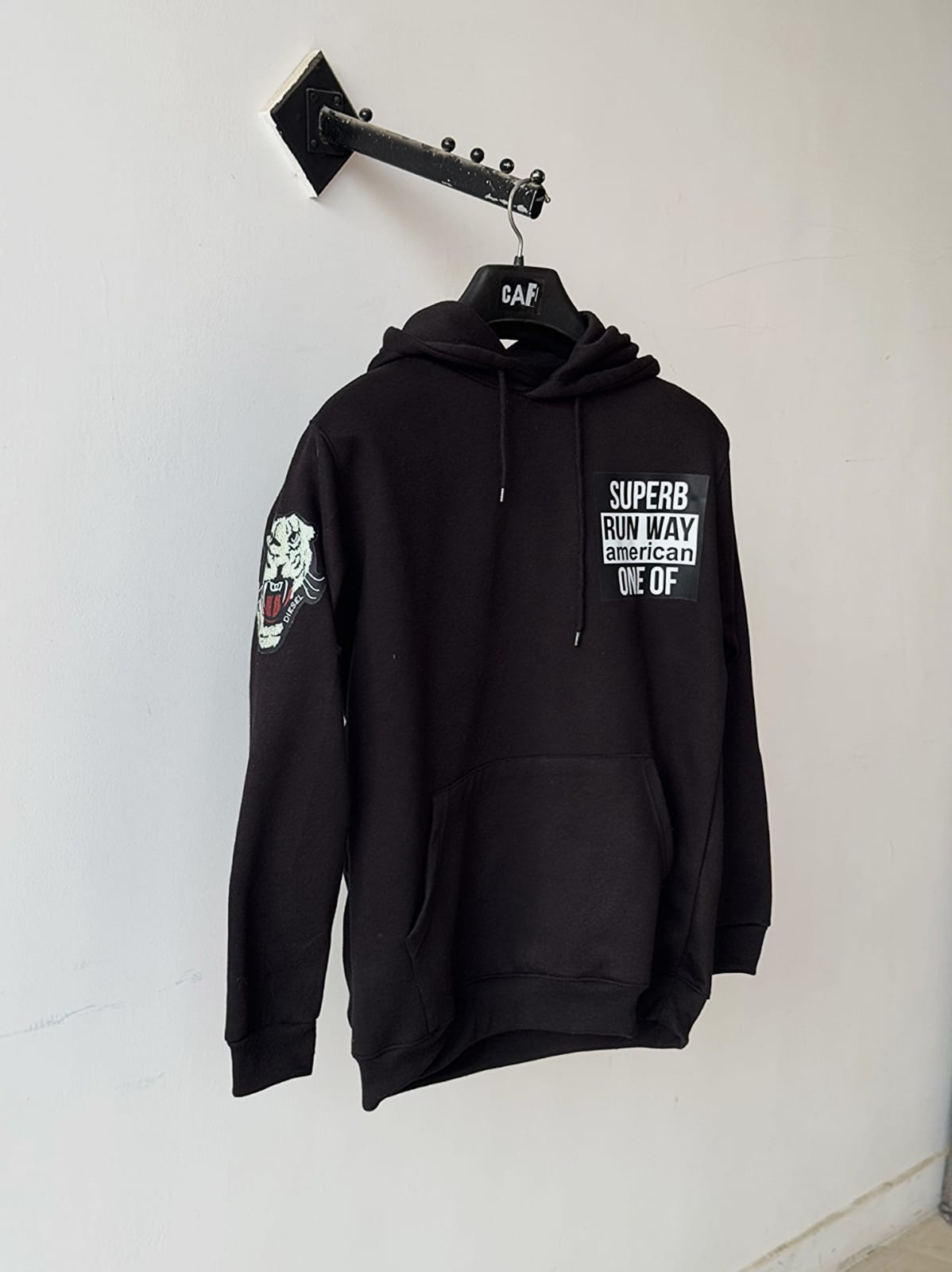 Superb black hoddie